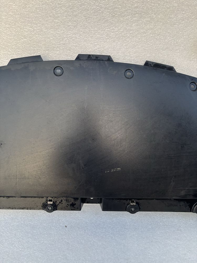 Tesla MODEL 3 III płyta osłona pod zderzak zderzaka przód dolna dół