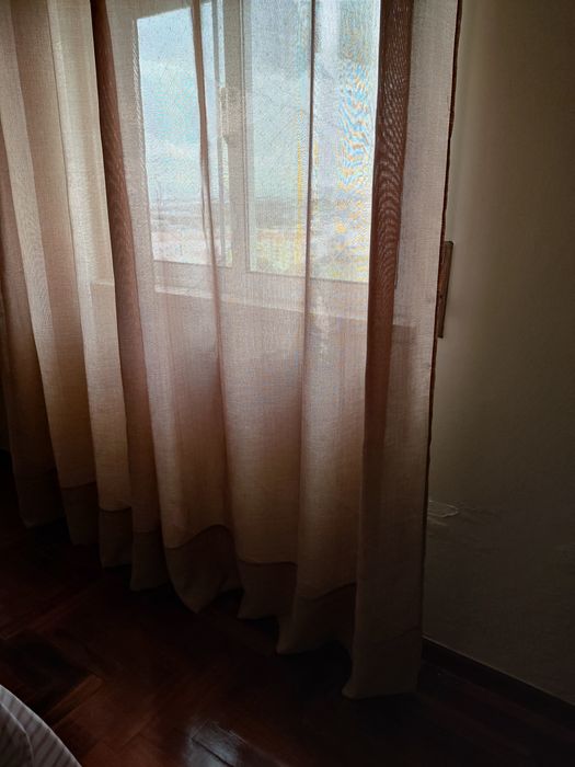 Dois Cortinados Bege