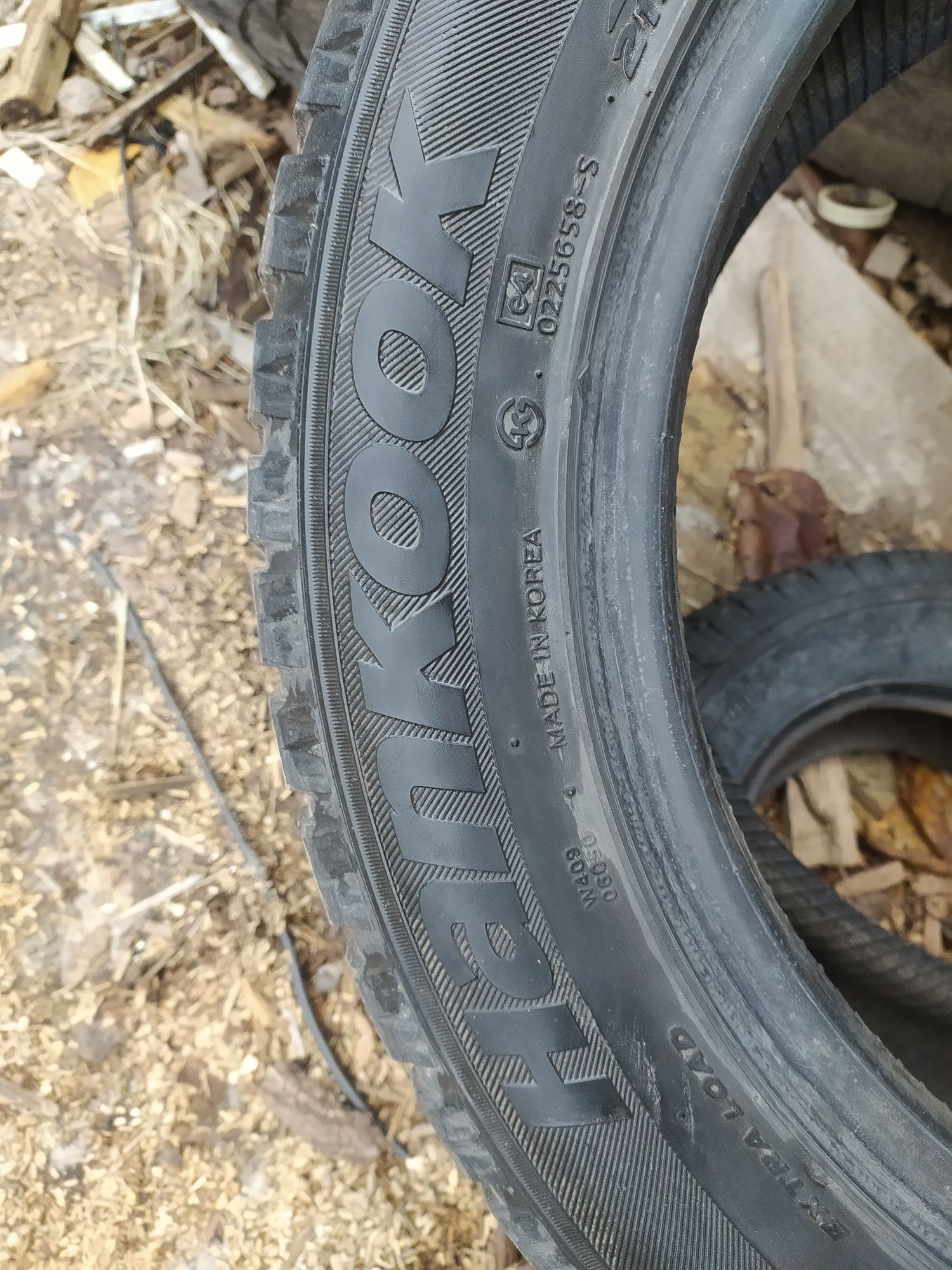 Продам 2 колеса Hankook 215/55r16