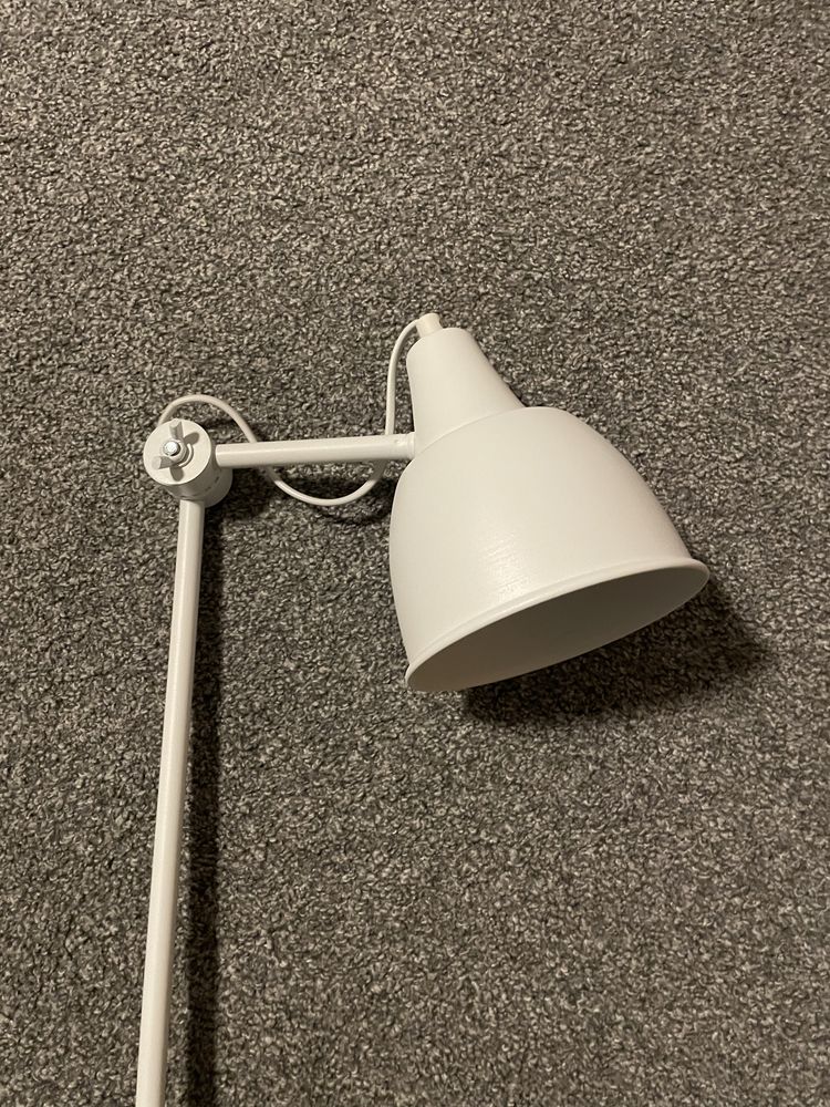 Lampa biała do montażu na ścianie