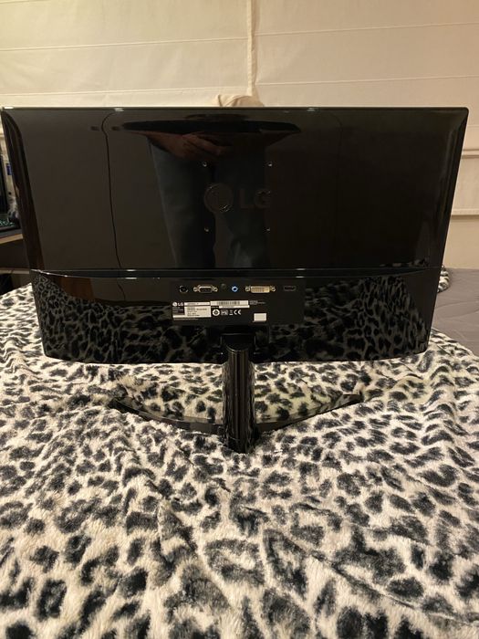 Monitor LG 23MP68VQ - P