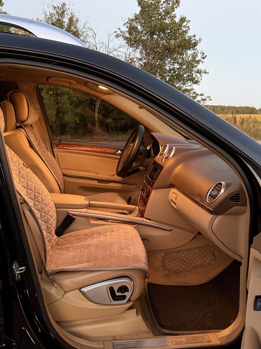 Mercedes Benz GL-Class 550 4-Matik