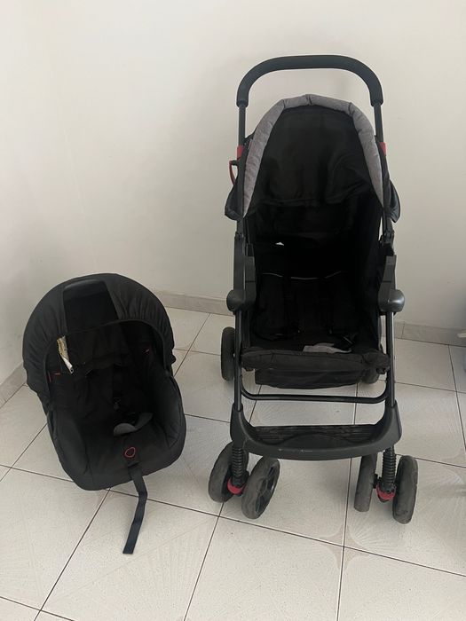 Carrinho de bebé com ovo