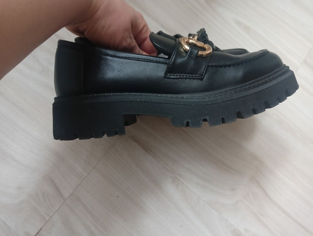 Sprzedam buty deeZee rozmiar 37