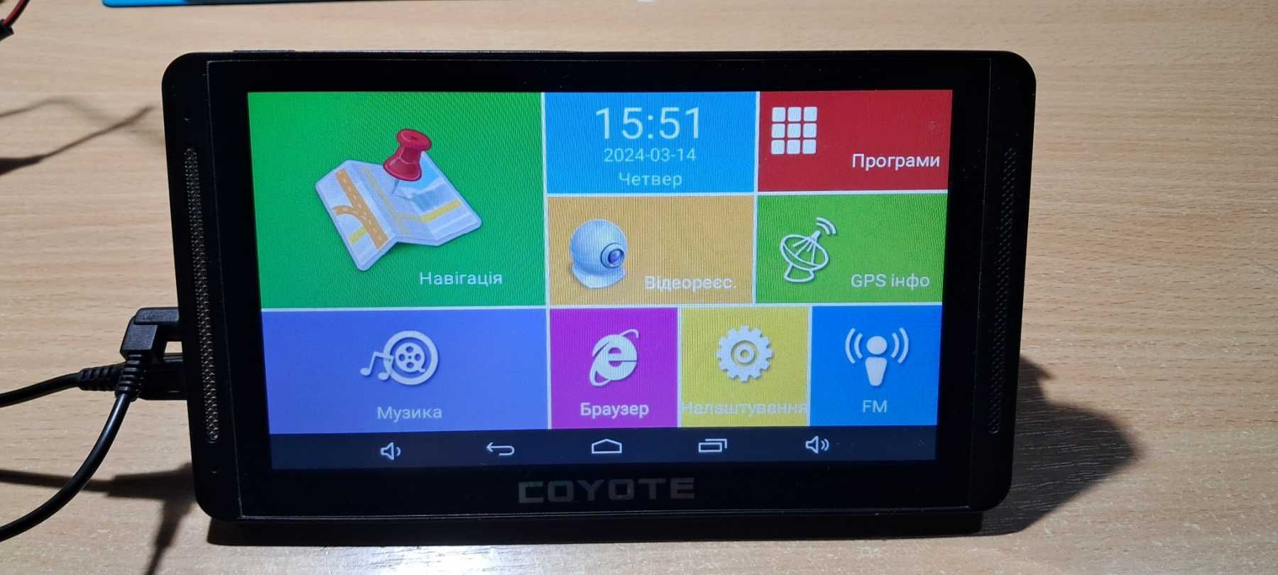 GPS навигатор + регистратор COYOTE  1Gb/16Gb на Андроид 4,6 с картами