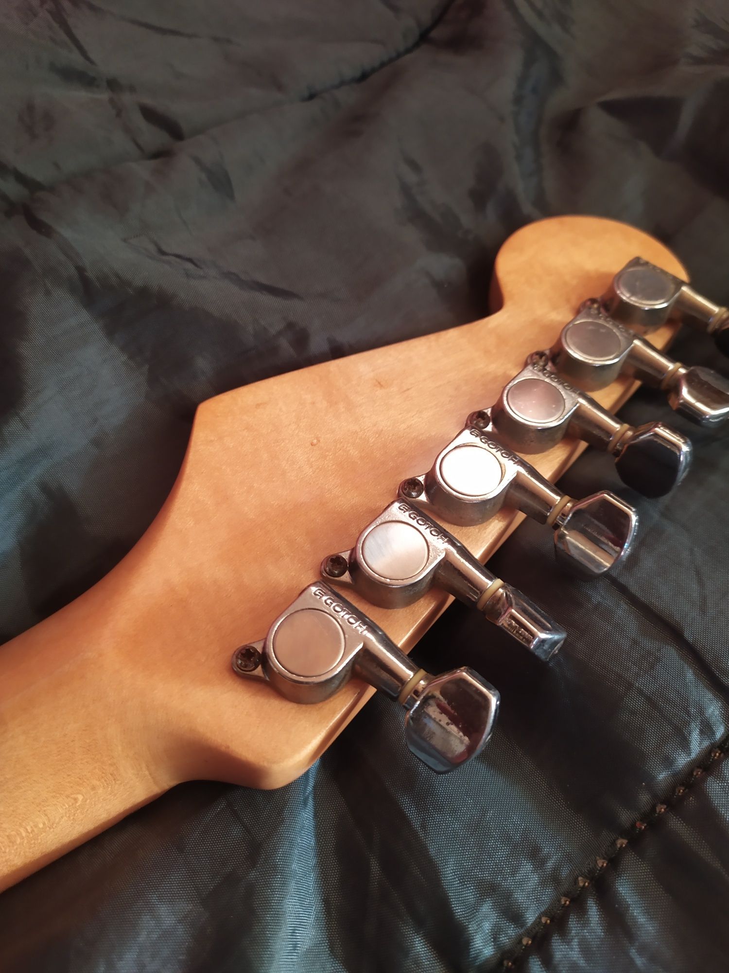 Продам Fender Stratocaster American standard 1994г.