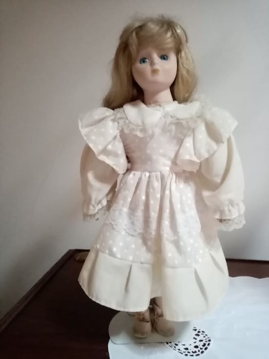 Bonecas de porcelana