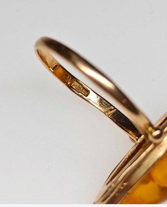 Каблучка з бурштином часів ссср