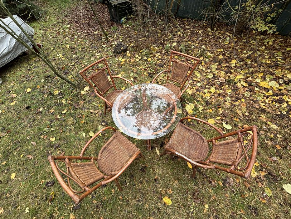 Stół i 4 krzesła ratanowe komplet