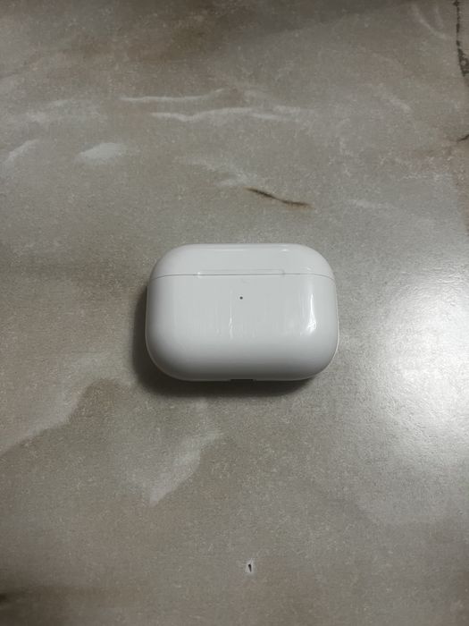 Кейс від навушників AirPods Pro