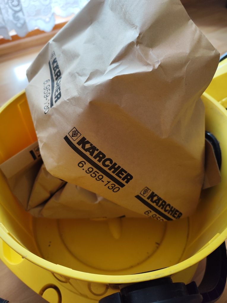 Odkurzacz piorący Karcher SE4001 plus akcesoria