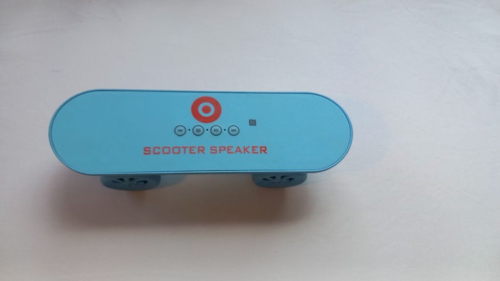 Niebieski Głośnik przenośny Bluetooth Deskorolka Scooter