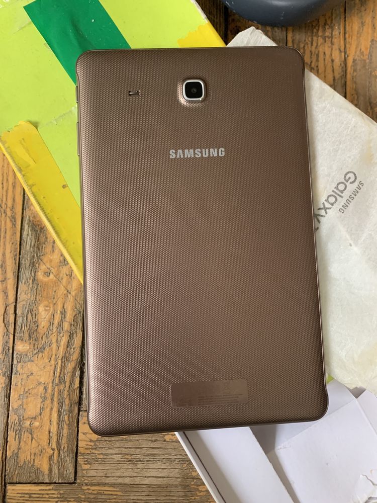 Планшет Samsung galaxy tab e 9.6