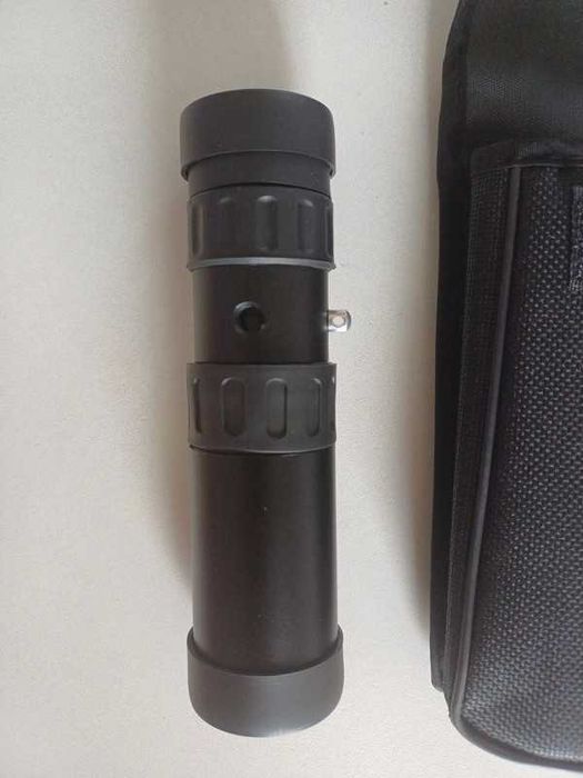 mały podręczny teleskop z małym statywem  podłączenie do telefonu