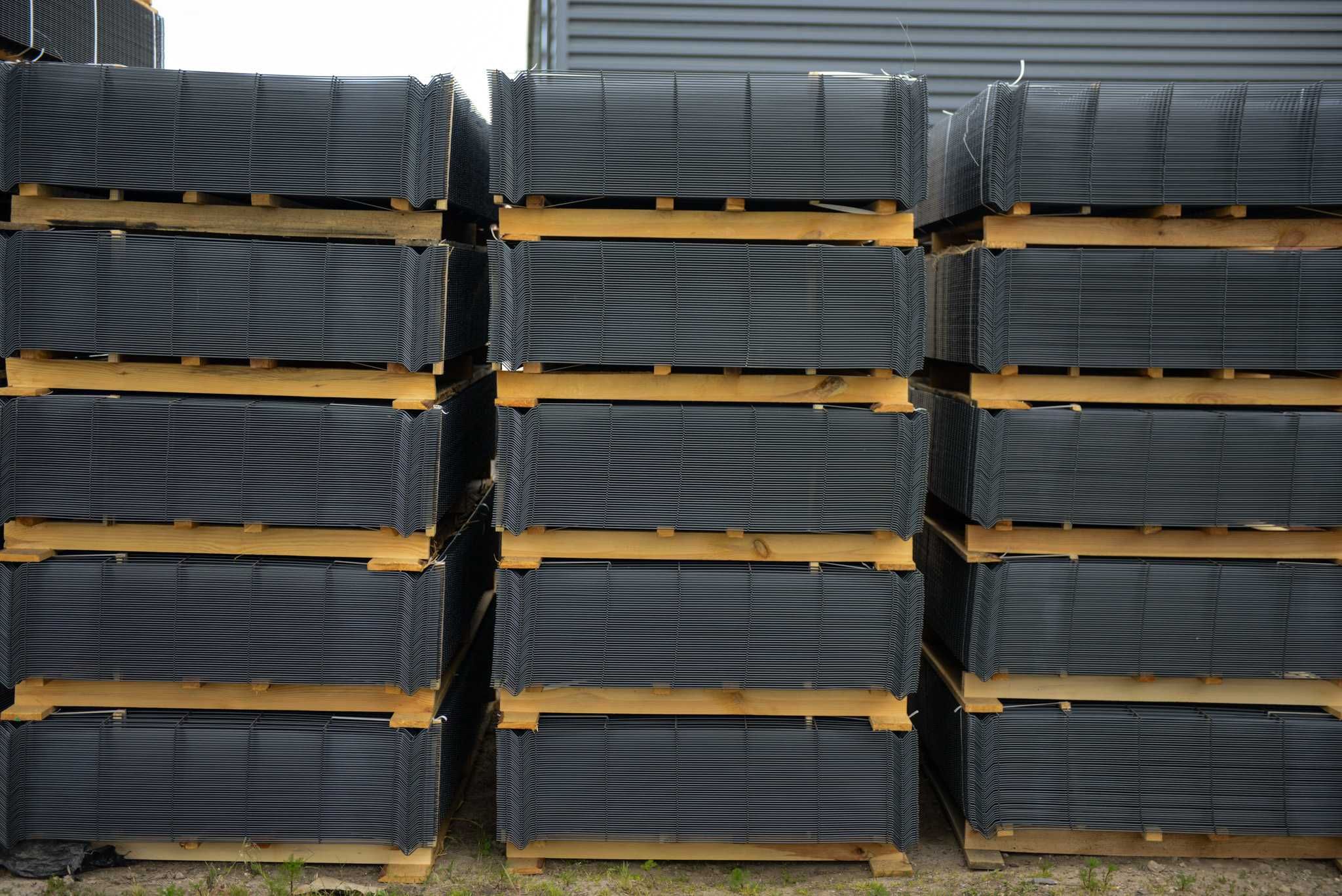 Kompleksowe dostawy stali i aluminium dla firm i zakładów.