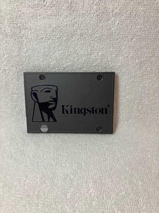 SSD 240 ГБ накопичувач