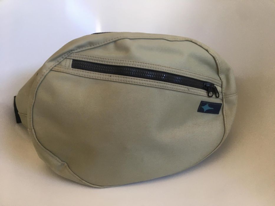 Bolsa de cintura em nylon, nova.