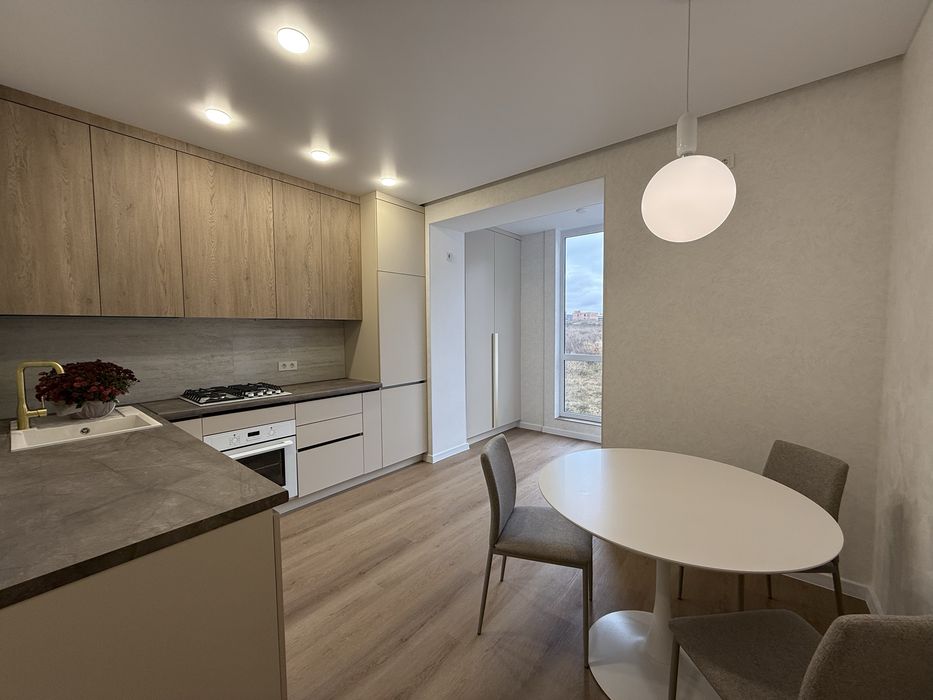 Озерна! 2 кімнатна квартира з Ремонтом!