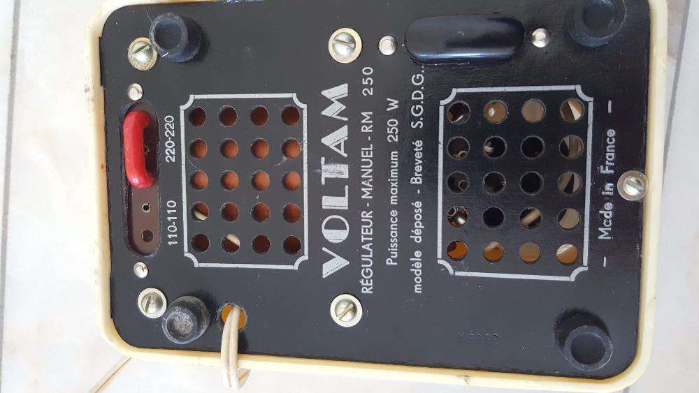 Regulador de tensão 0 a 230V AC (vintage)