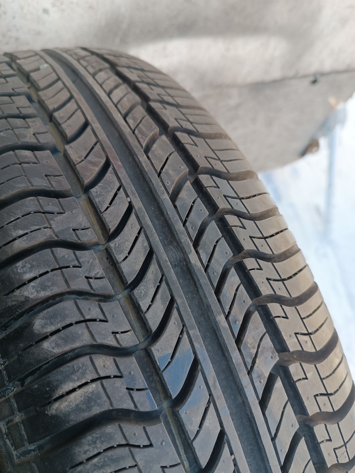 Шини резина 175*65 r15 Pirelli