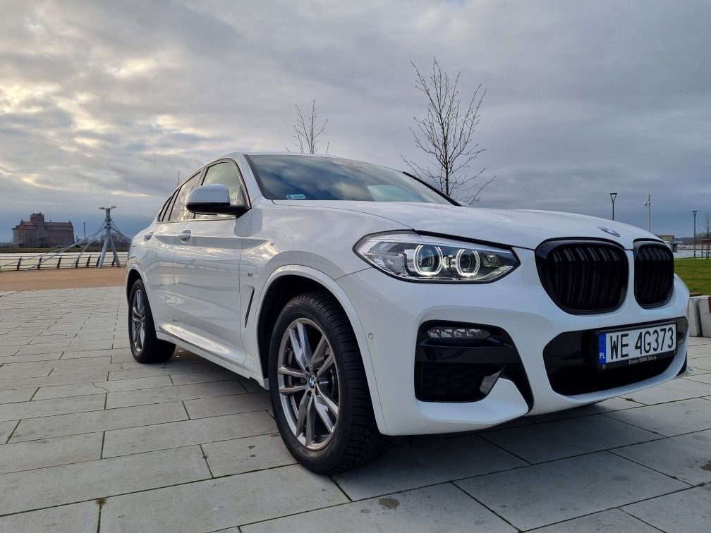 Auto do ślubu BMW X4 M-pakiet. Wynajem pojazdu.