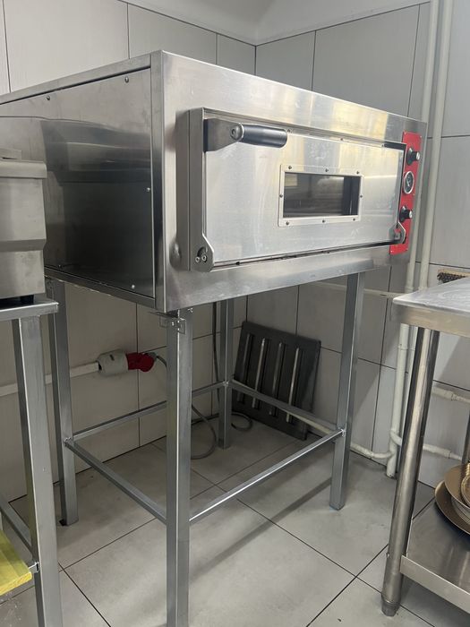 Piec do pizzy z kamieniem szamotowym