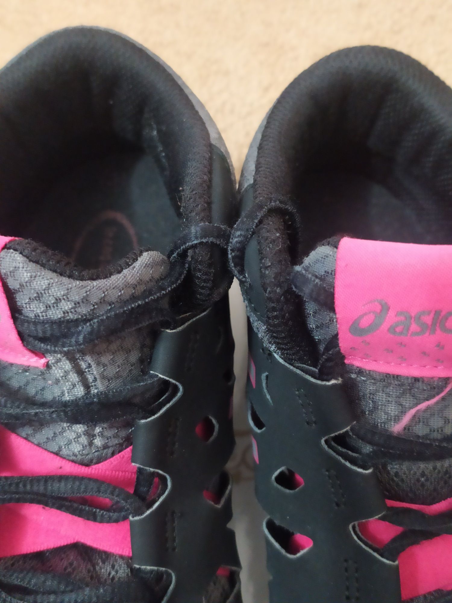 Жіночі кросівки Asics