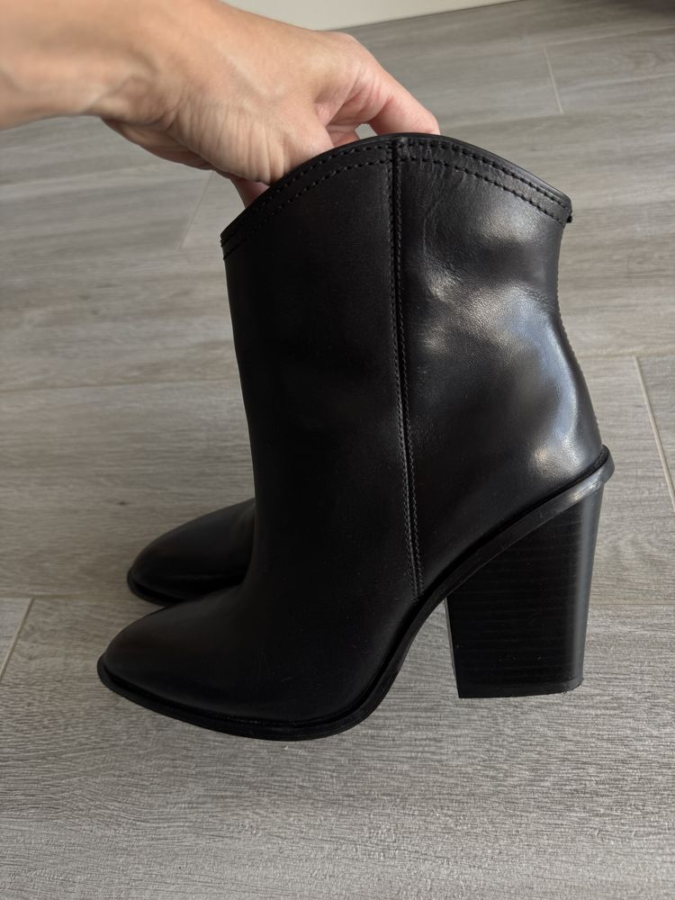 Шкіряне взуття Zara