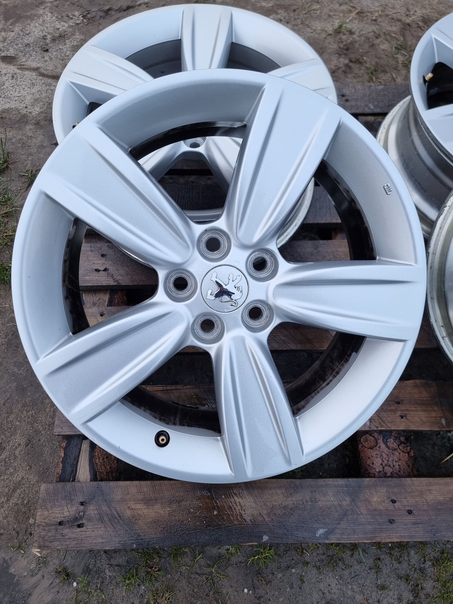 4x alufelgi 18" 5x114,3 Peugeot 4007 Mitsubishi Outlander Toyota Rav4