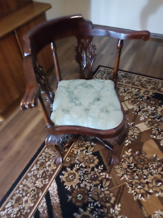 Machon stołek rzezbiony antyk