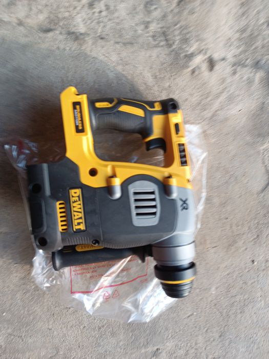 Dch 273 nowa  dewalt 25r