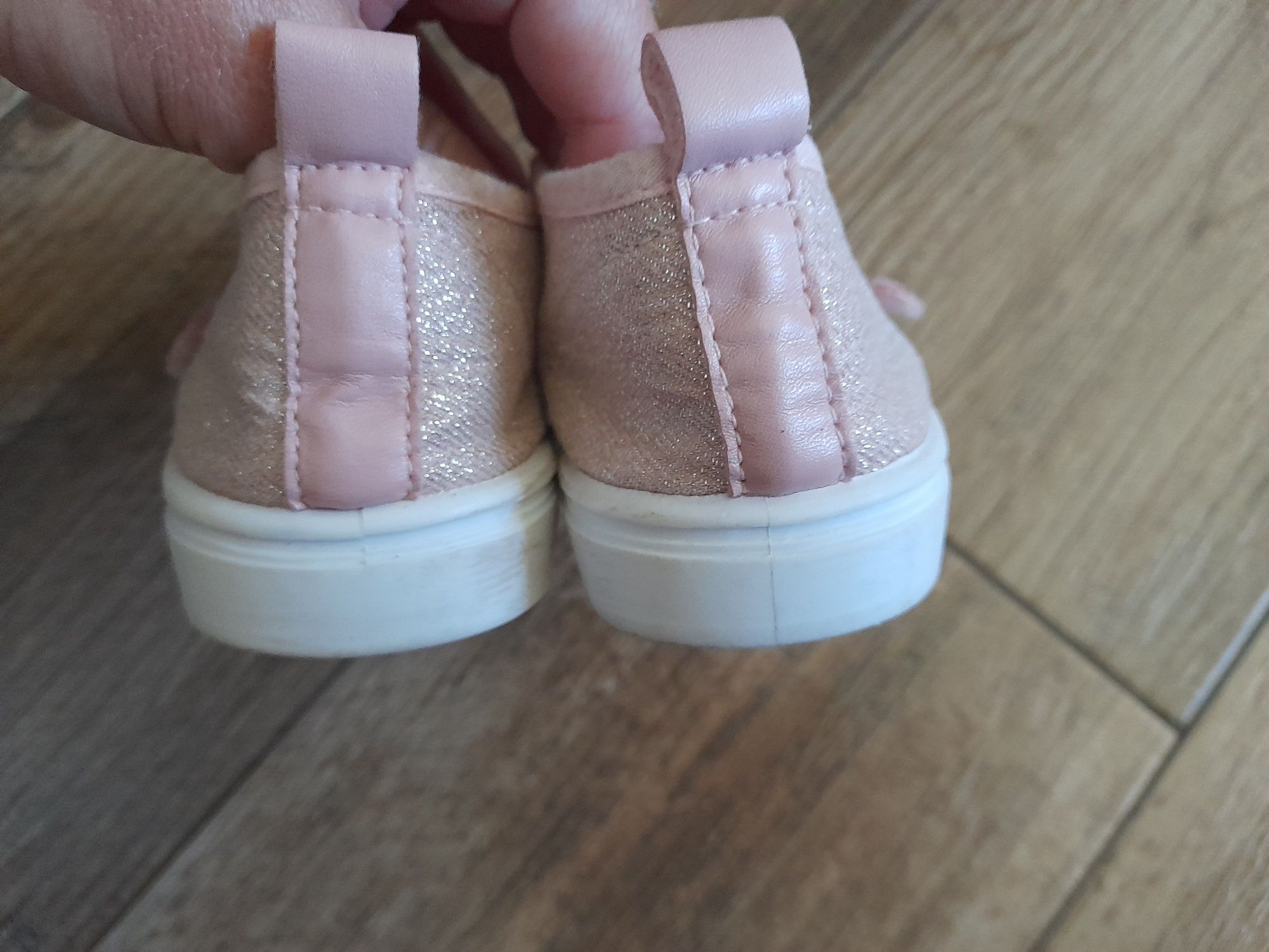 Kapcie szkolne tenisówki trampki dziewczęce buty na zmiane r. 29 rzepy