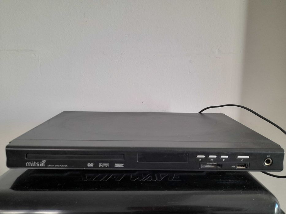 DVD Player com comando e nunca utilizado ( novo)