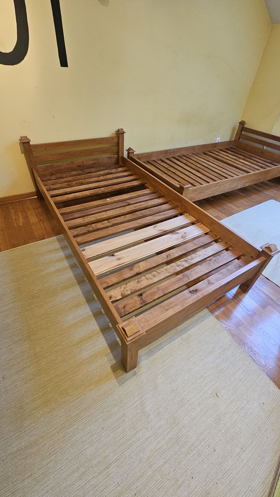 Łóżka 200x90, lite drewno