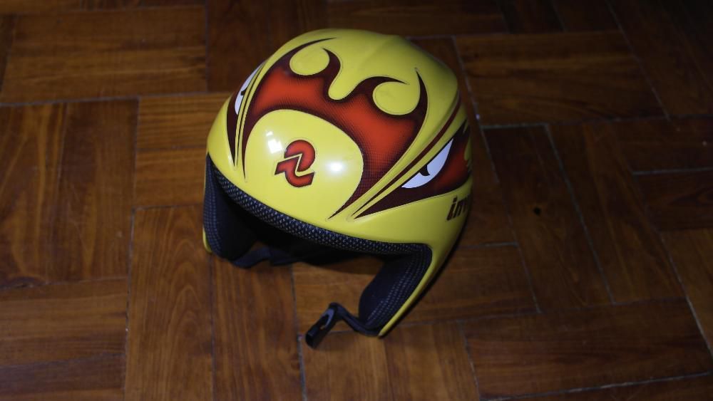 Capacete de ski novo