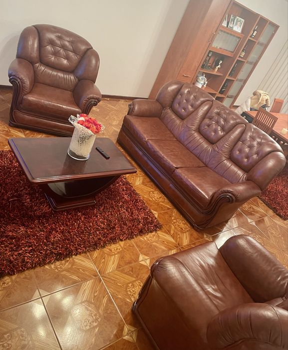 Conjunto de sofás + mesa para sala Novos
