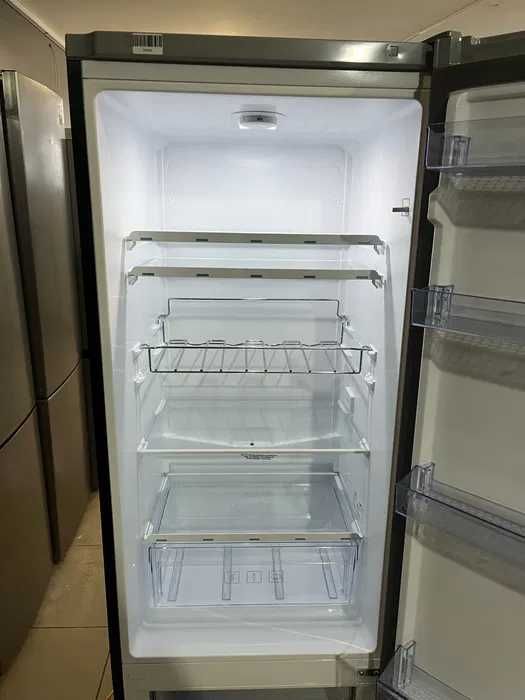 Холодильник Beko K54305H з гарантією чудовий стан No Frost