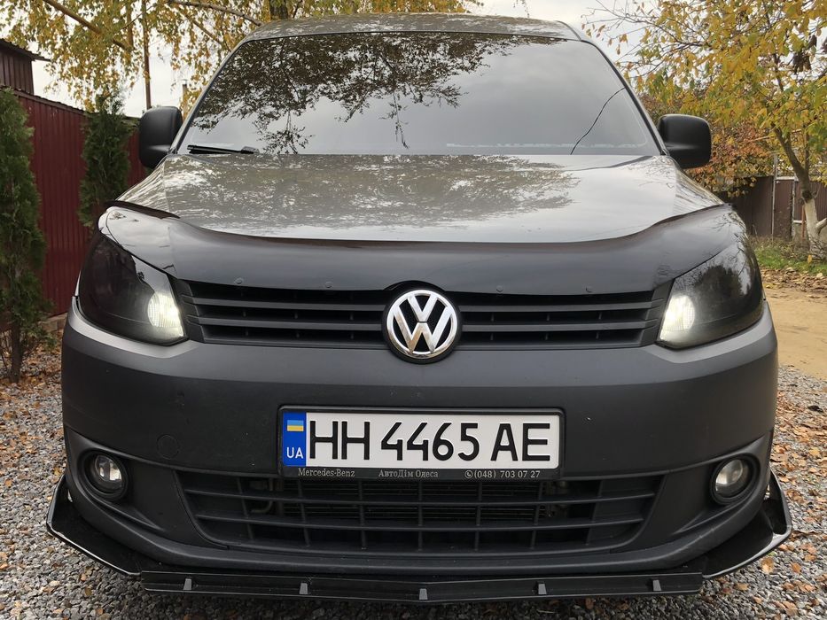 Volkswagen Caddy 2011 г заводской пассажир..