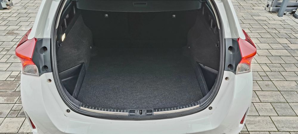 Bardzo zadbana Polski Salon Toyota Auris Kombi 1.4 D4d Touring Sports