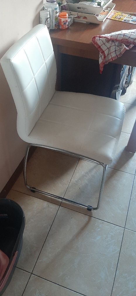 Krzesło kuchenne biale