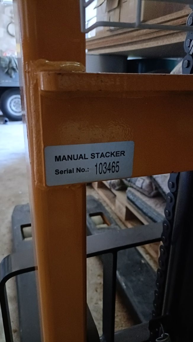 Staker Manual 1000 kg