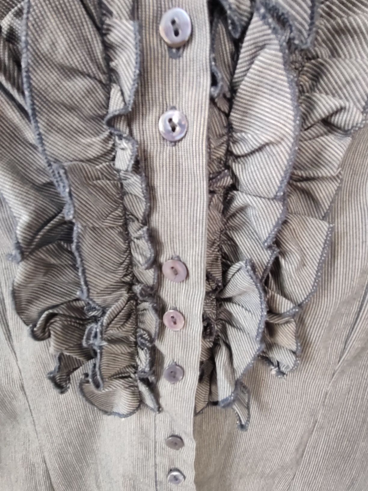 Granatowa rozpinana koszula z żabotem 36 S bluzka granatowo-biała