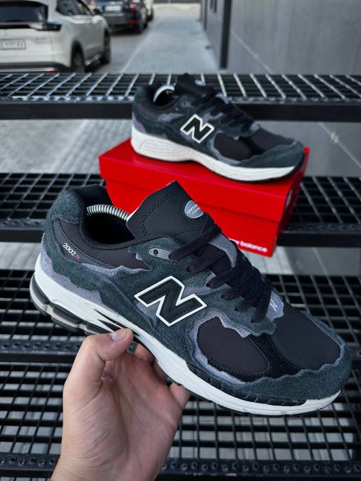 Чоловічі Кросівки New Balance 2002R