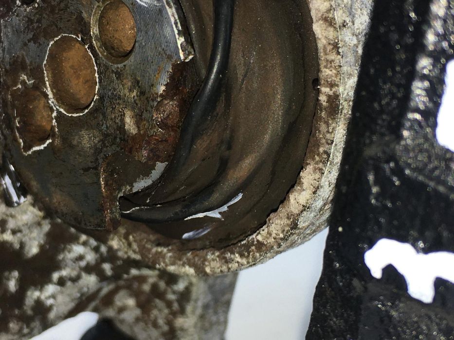 Суппорт задній правий TOYOTA AVENSIS T27 2009-2011 47830-05030