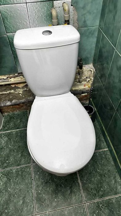 Продам унітаз з бачком (повний комплект)