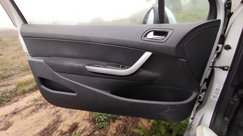 Peugeot 308 1.6 HDi Comercial – 2010 - Com avaria