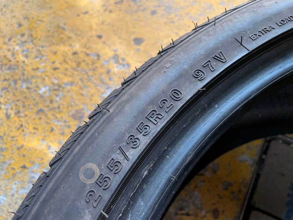 255/35 R20 Minerva Frostrack UHP, шини  бу 2 шт, 6,5 мм