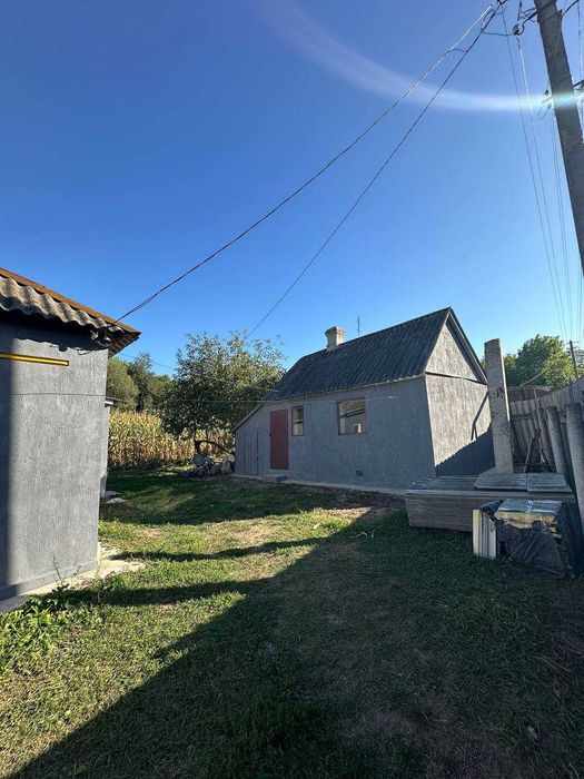 Продам невеликий будинок