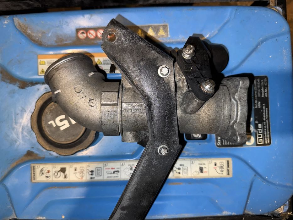 Дроссельная заслонка v638 2.3TD