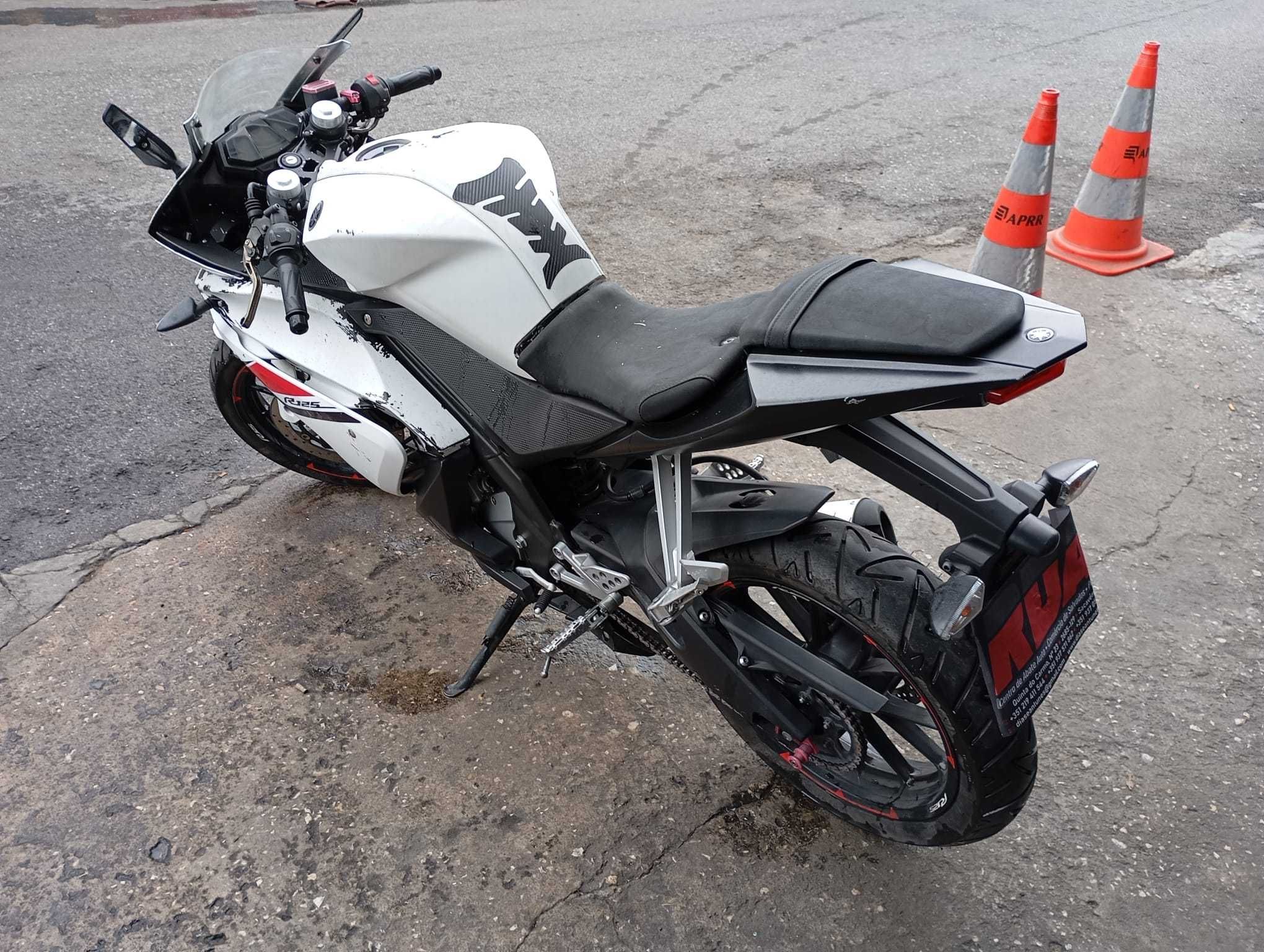 Moto Yamaha YZF 125 de 2015